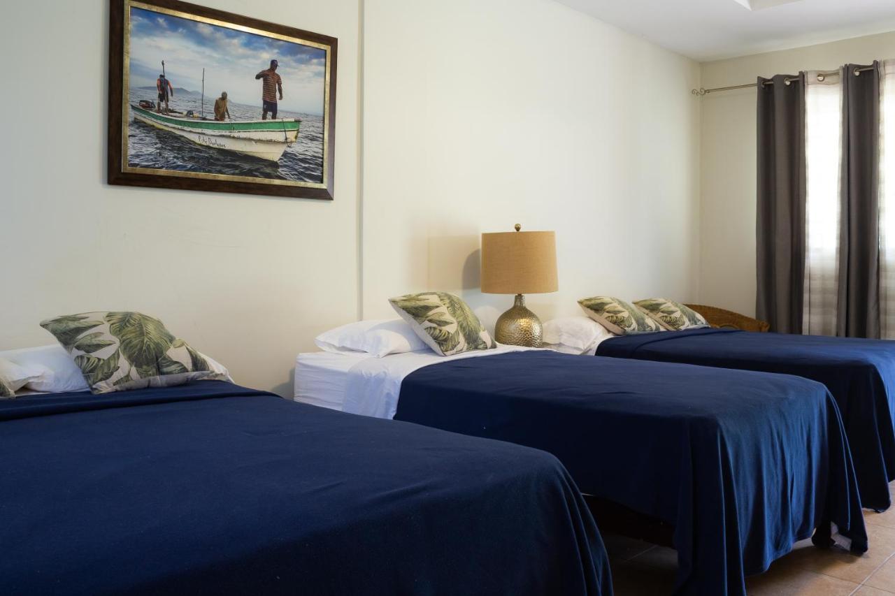 Hotel Kevin Los Santos 外观 照片