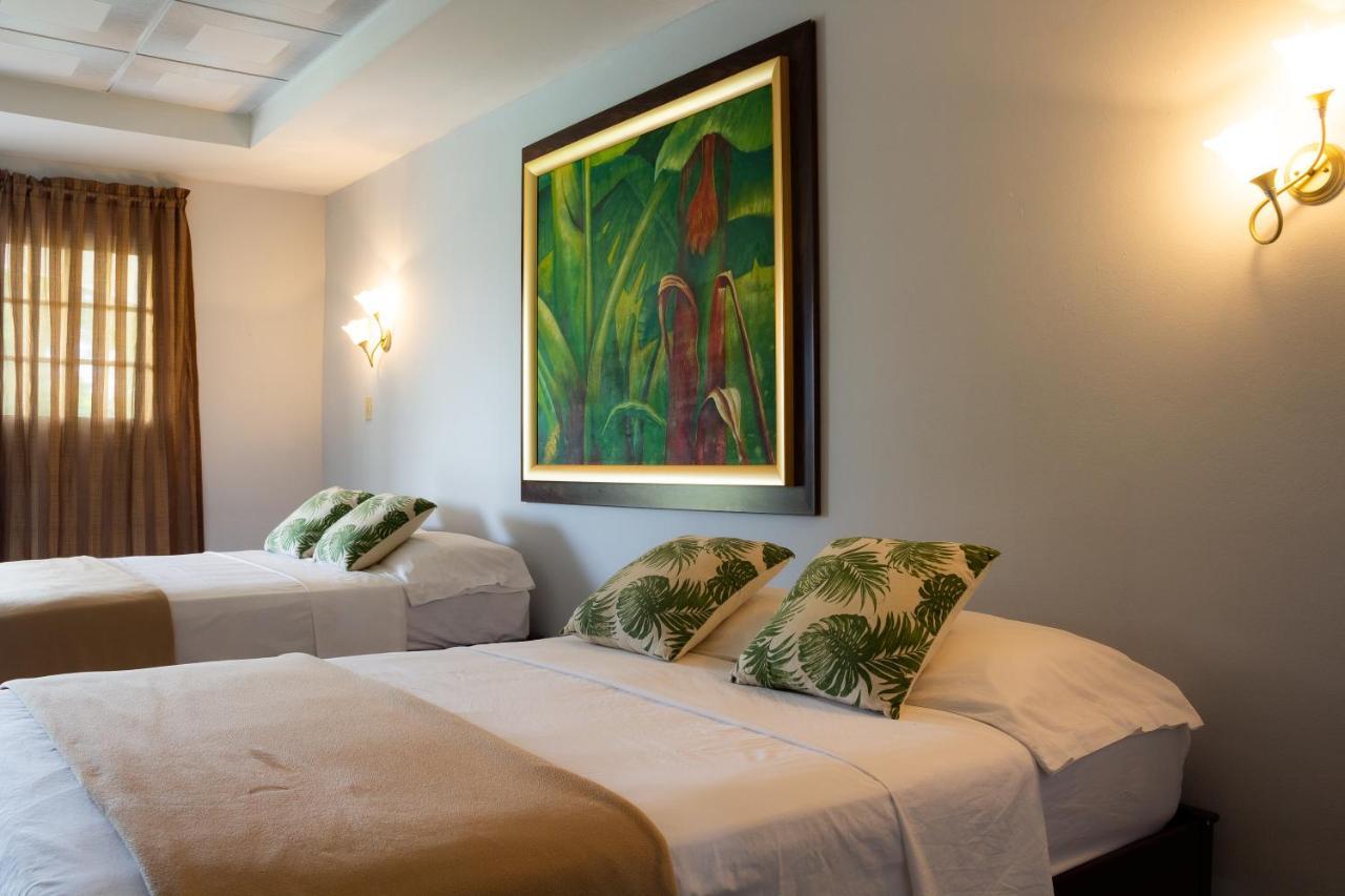 Hotel Kevin Los Santos 外观 照片